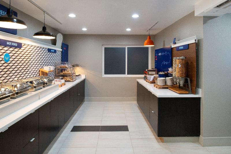 בית מלון כפרי Holiday Inn Express   Santa Rosa North, An Ihg