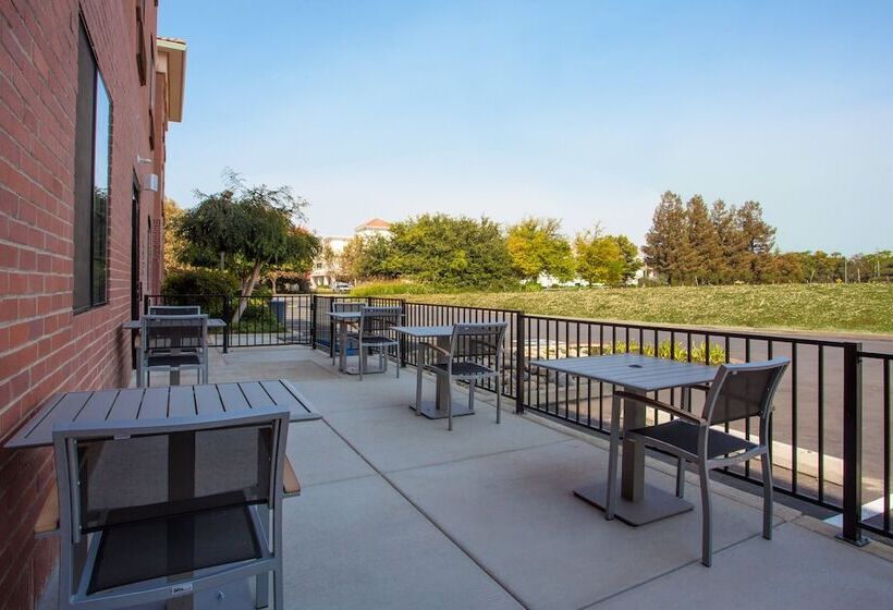 בית מלון כפרי Holiday Inn Express Davis University Area, An Ihg