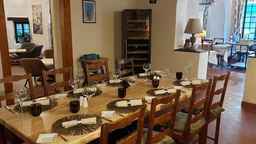 فندق Logis Hostellerie Du Grand Duc Hôtel Restaurant