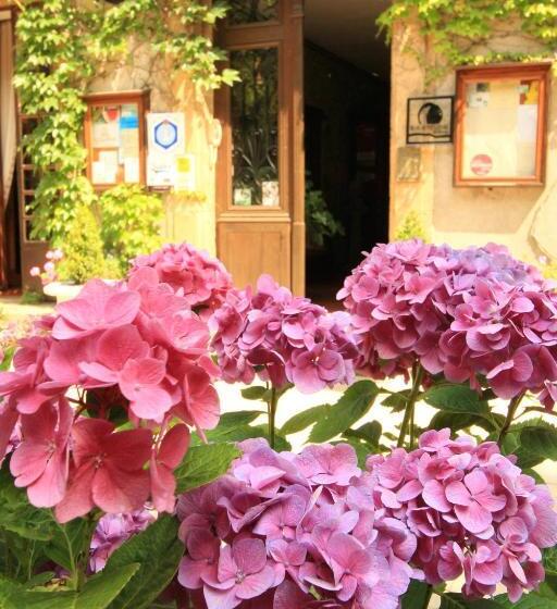 فندق Logis Hostellerie Du Grand Duc Hôtel Restaurant