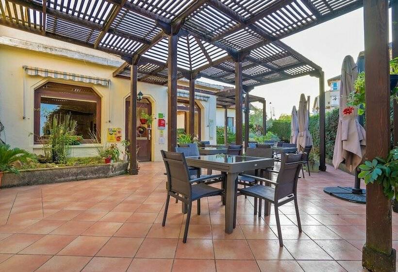 Отель Bergerie Du Château