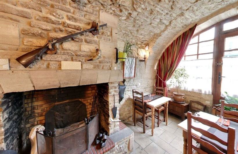 فندق Hostellerie Saint Martin  Logis Hôtel Et Restaurant