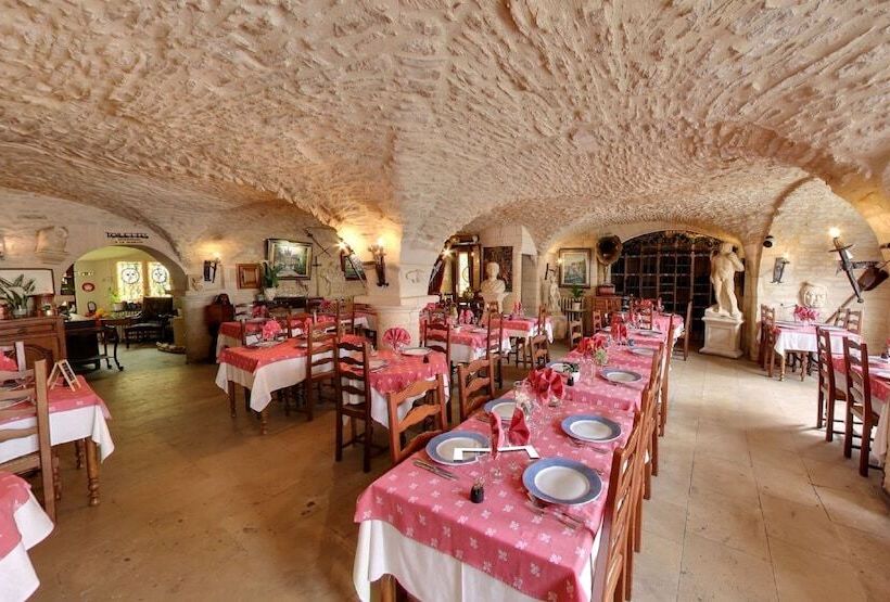 فندق Hostellerie Saint Martin  Logis Hôtel Et Restaurant