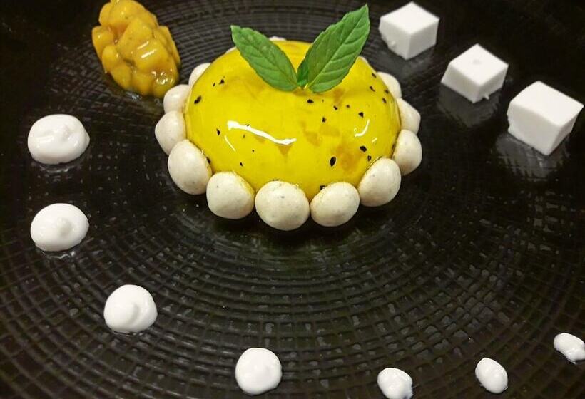 בית מלון כפרי Hôtel De France   Restaurant L Insolite