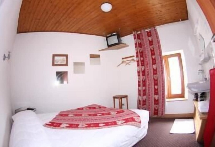 Отель Hôtel La Marmotte