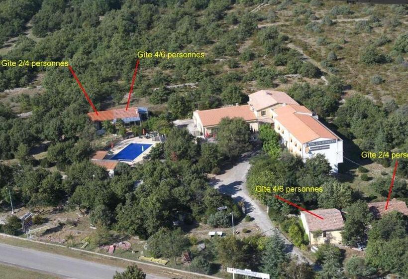 호텔 Hôtel Les Persèdes