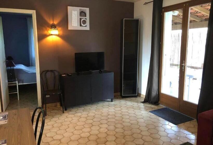 호텔 Hôtel Les Persèdes