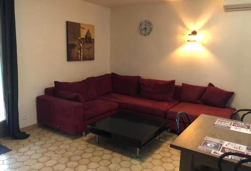 호텔 Hôtel Les Persèdes