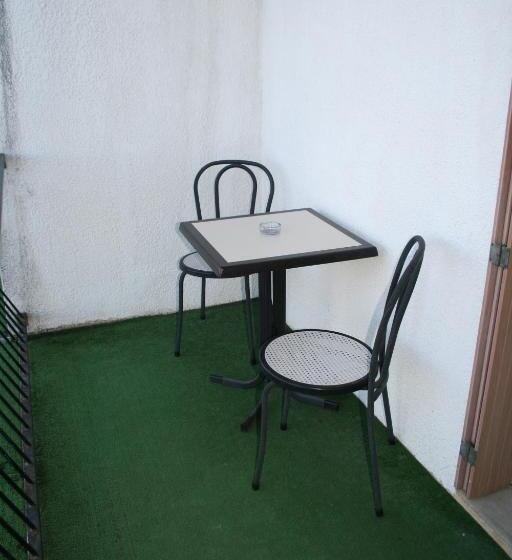 호텔 Hôtel Les Persèdes