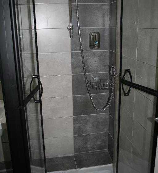 호텔 Hôtel Les Persèdes