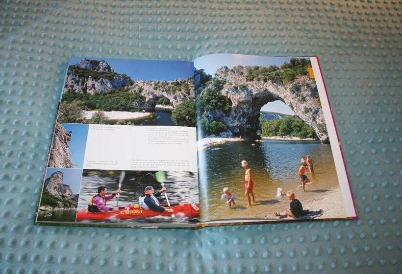 호텔 Hôtel Les Persèdes