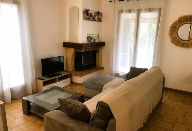 호텔 Hôtel Les Persèdes