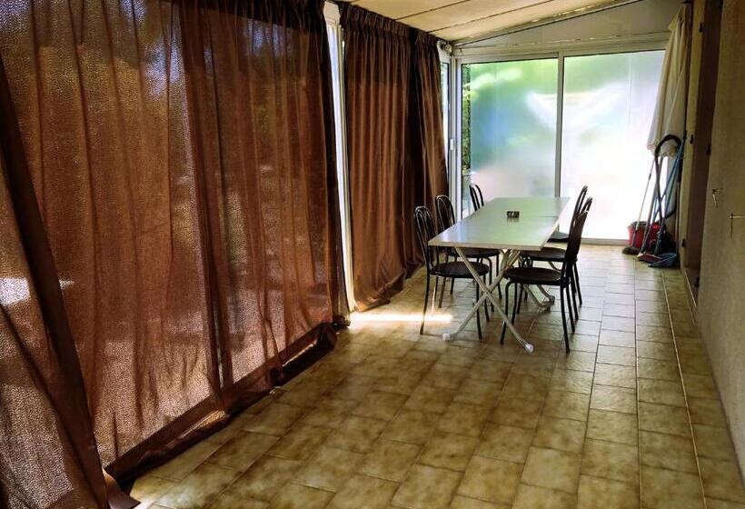 호텔 Hôtel Les Persèdes