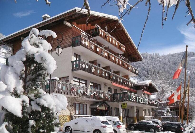 Отель Hôtel Les Triolets