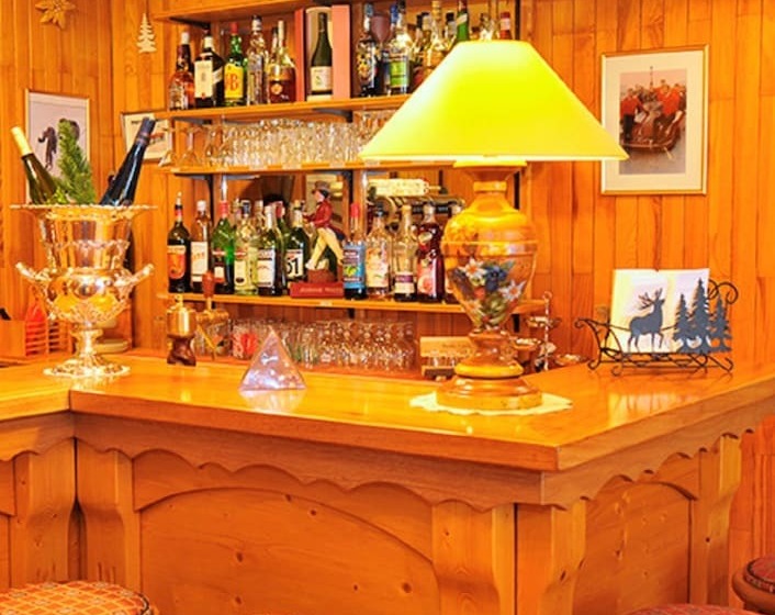 Отель Hôtel Les Triolets