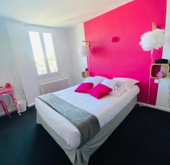 Отель A La Maison Hôtel Restaurant