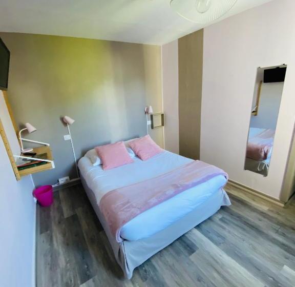 Отель A La Maison Hôtel Restaurant