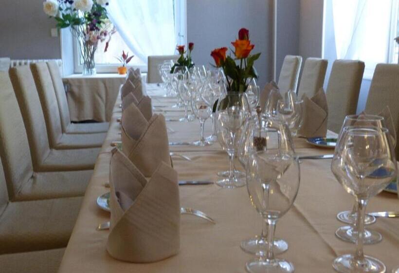 בית מלון כפרי Hôtel Restaurant Le Relais