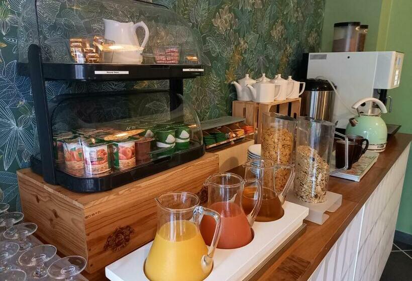 ホテル Hôtel Restaurant Notre Dame