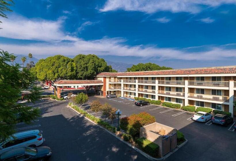 فندق Hyland Inn Near Pasadena Civic Center