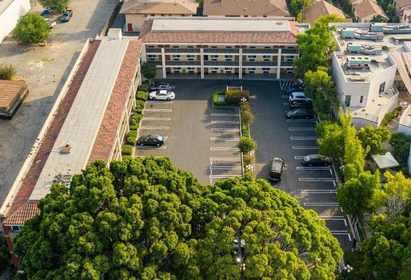 فندق Hyland Inn Near Pasadena Civic Center