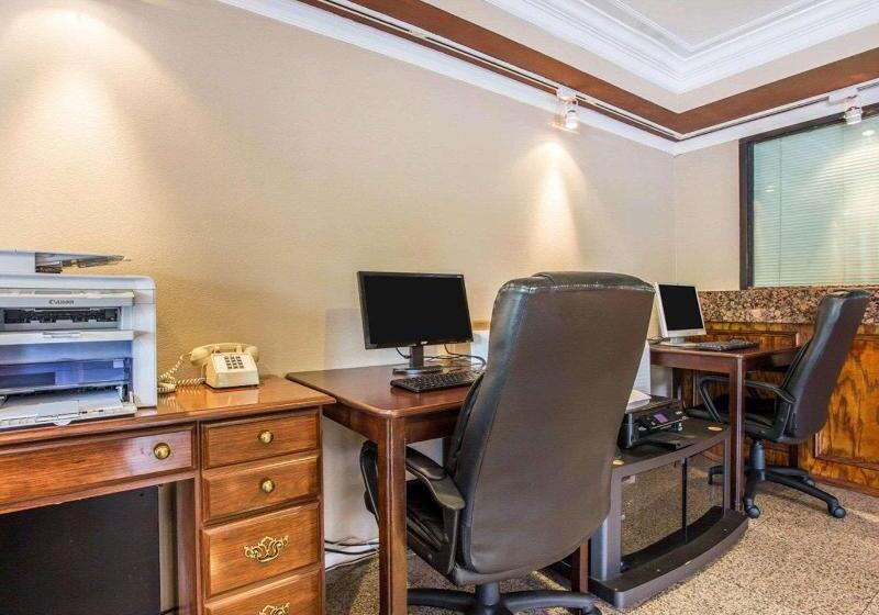 فندق Hyland Inn Near Pasadena Civic Center