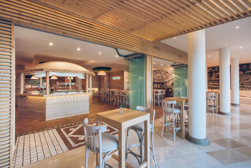 هتل Iberostar Waves Playa Gaviotas - All Inclusive