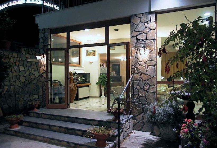 ホテル Il Nido Sorrento