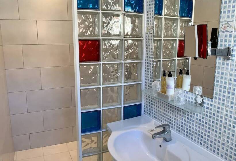 בית מלון כפרי Hôtel La Villa Juan Beach