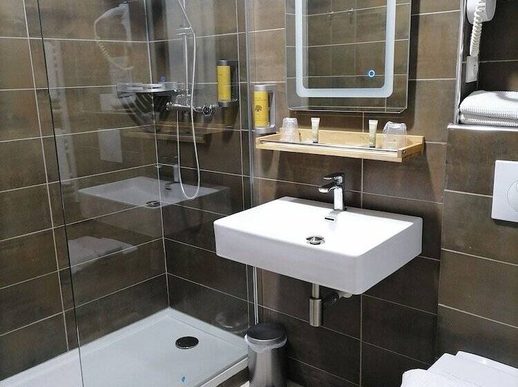 Отель La Buissonnière