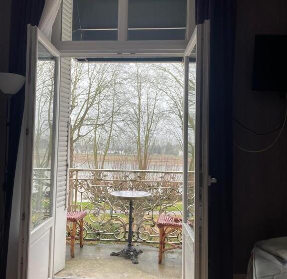 בית מלון כפרי La Poularde