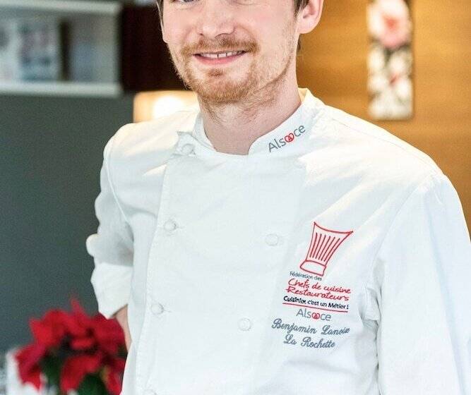 ホテル Logis Hôtel Restaurant La Rochette