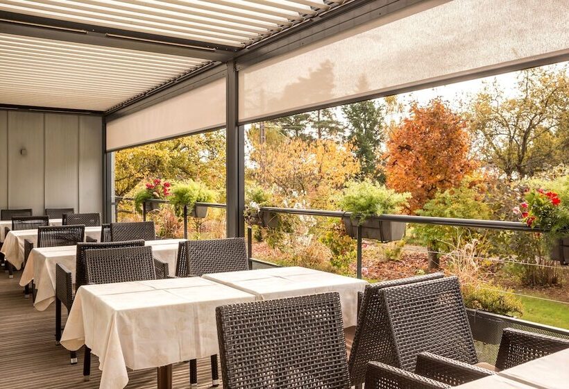 ホテル Logis Hôtel Restaurant La Rochette