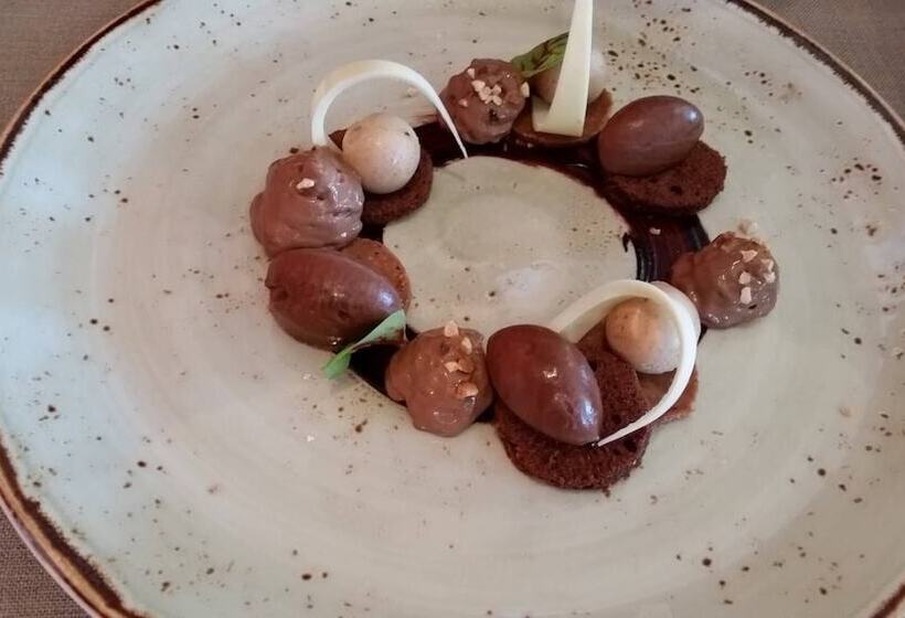 ホテル Logis Hôtel Restaurant La Rochette