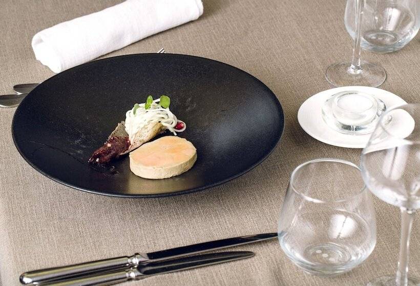 ホテル Logis Hôtel Restaurant La Rochette