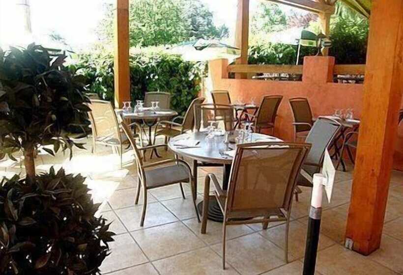 Отель La Tablee Medievale