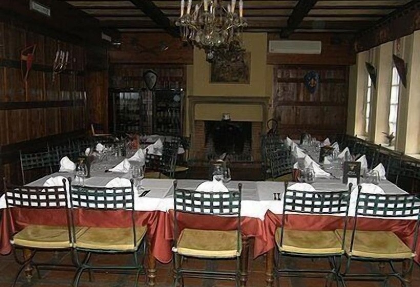 Отель La Tablee Medievale