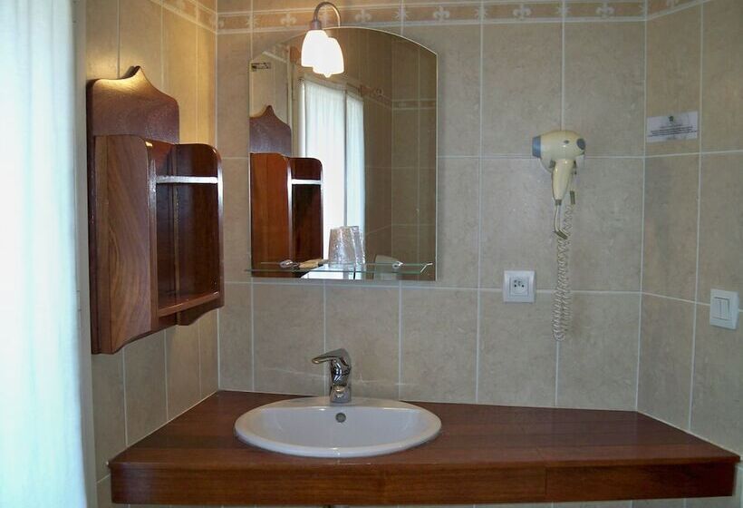 Отель La Tablee Medievale