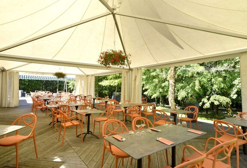 Отель Le Bois Dormant Hôtel Restaurant & Spa Logis Hôtel