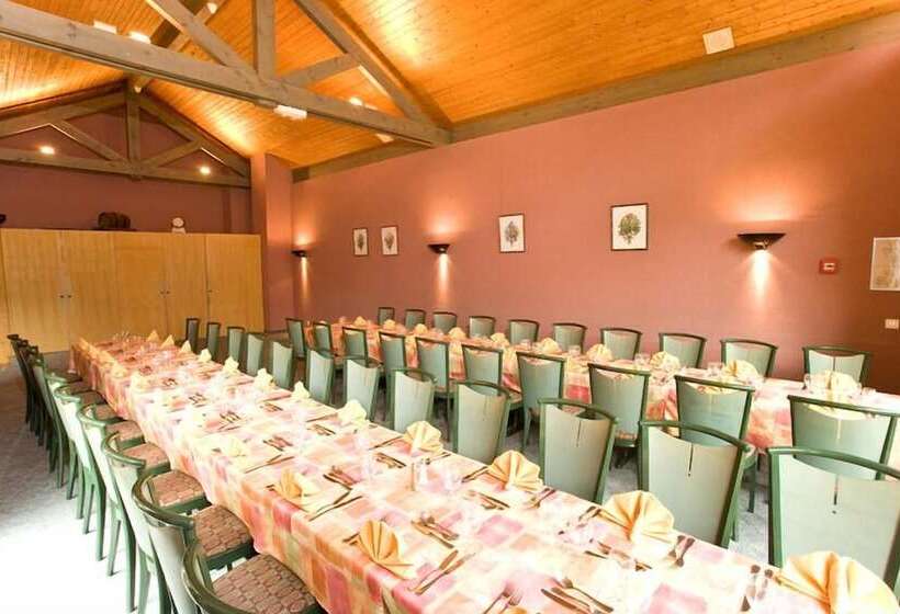 Отель Le Bois Dormant Hôtel Restaurant & Spa Logis Hôtel