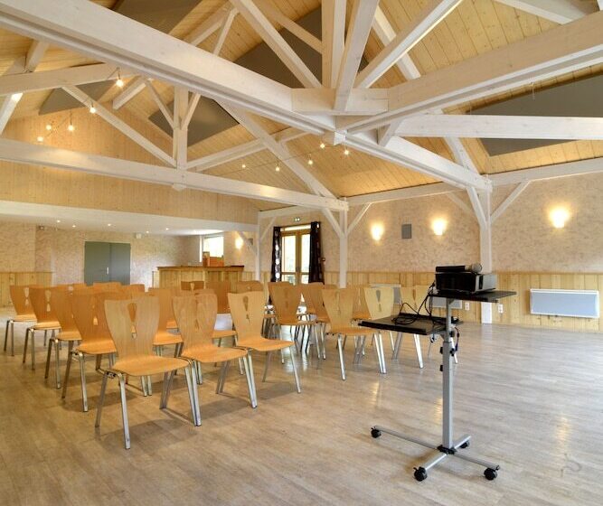 Отель Le Bois Dormant Hôtel Restaurant & Spa Logis Hôtel