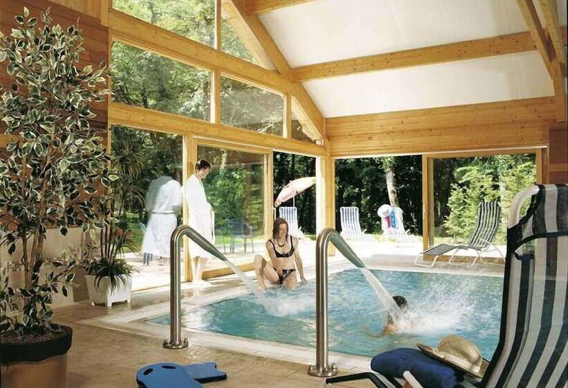 Отель Le Bois Dormant Hôtel Restaurant & Spa Logis Hôtel