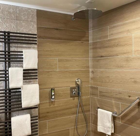 Отель Le Bois Dormant Hôtel Restaurant & Spa Logis Hôtel