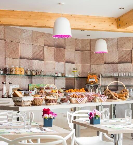 Отель Le Bois Dormant Hôtel Restaurant & Spa Logis Hôtel