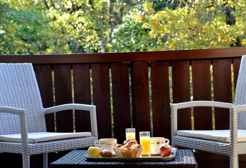 Отель Le Bois Dormant Hôtel Restaurant & Spa Logis Hôtel