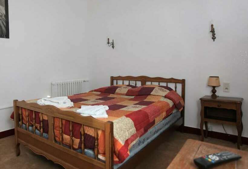 فندق Le Chapeau Rouge