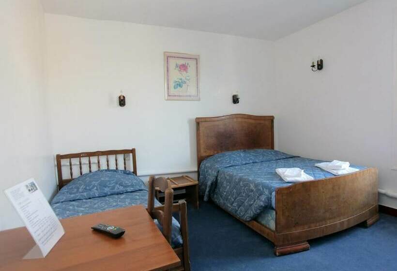 فندق Le Chapeau Rouge