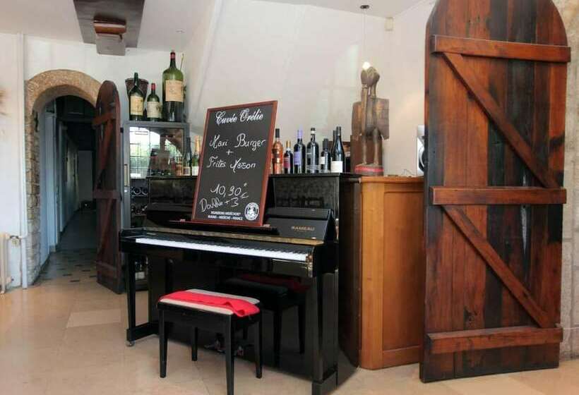 فندق Le Chapeau Rouge