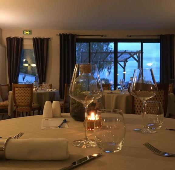 Отель Le Cheval Blanc   Lac Du Der   Logis