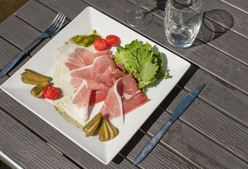 فندق Le Collonges